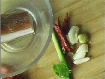 腊肉丝面条怎么做，腊肉丝面条怎么做好吃，腊肉丝面条做法