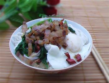 腊肉丝面条怎么做，腊肉丝面条怎么做好吃，腊肉丝面条做法