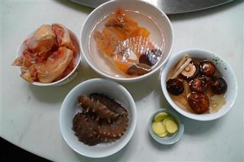 海参炖土鸡怎么做，海参炖土鸡怎么做好吃，海参炖土鸡做法