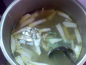 椰子清鸡汤怎么做，椰子清鸡汤怎么做好吃，椰子清鸡汤做法