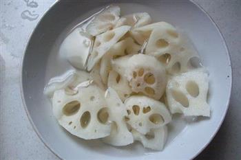 鹌鹑莲藕汤怎么做，鹌鹑莲藕汤怎么做好吃，鹌鹑莲藕汤做法