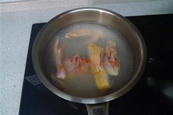 海参炖土鸡怎么做，海参炖土鸡怎么做好吃，海参炖土鸡做法