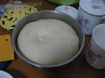 毛毛虫果酱包怎么做，毛毛虫果酱包怎么做好吃，毛毛虫果酱包做法
