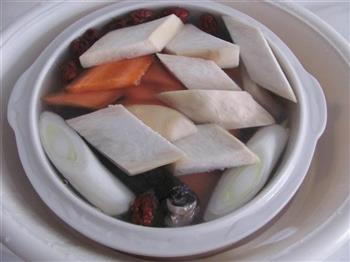 杏鲍菇乌鸡汤怎么做，杏鲍菇乌鸡汤怎么做好吃，杏鲍菇乌鸡汤做法