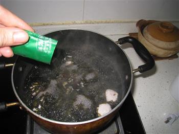 肉丸紫菜蛋花汤怎么做，肉丸紫菜蛋花汤怎么做好吃，肉丸紫菜蛋花汤做法