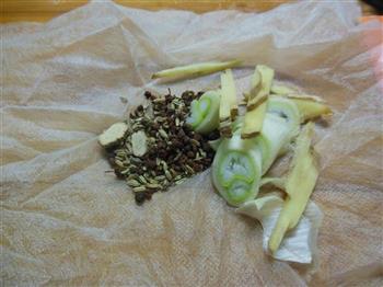 虾仁猪皮冻怎么做，虾仁猪皮冻怎么做好吃，虾仁猪皮冻做法