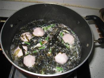 肉丸紫菜蛋花汤怎么做，肉丸紫菜蛋花汤怎么做好吃，肉丸紫菜蛋花汤做法