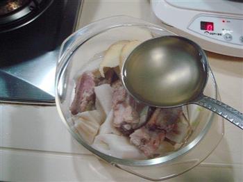清汤鲜藕排骨怎么做，清汤鲜藕排骨怎么做好吃，清汤鲜藕排骨做法