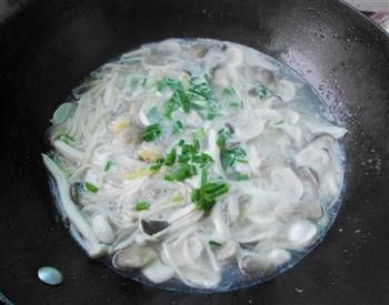 菌菇花蛤汤怎么做，菌菇花蛤汤怎么做好吃，菌菇花蛤汤做法