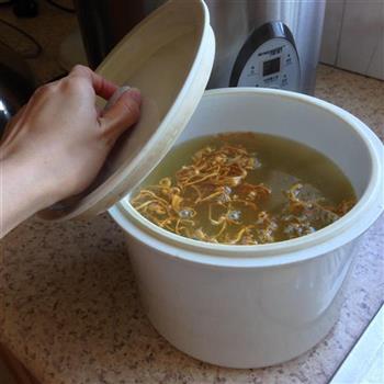 虫草花炖瘦肉怎么做，虫草花炖瘦肉怎么做好吃，虫草花炖瘦肉做法