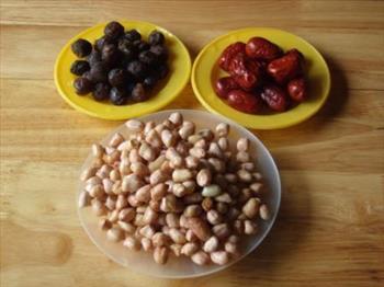 花生红枣桂圆汤怎么做，花生红枣桂圆汤怎么做好吃，花生红枣桂圆汤做法