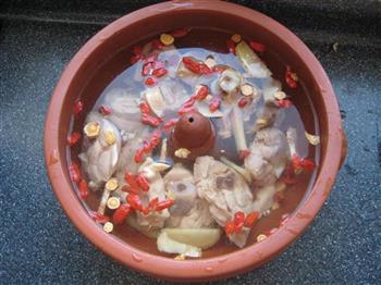 参杞汽锅鸡怎么做，参杞汽锅鸡怎么做好吃，参杞汽锅鸡做法