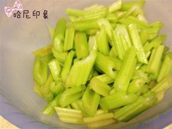 营养香芹小炒怎么做，营养香芹小炒怎么做好吃，营养香芹小炒做法