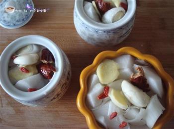 萝卜煨排骨汤怎么做，萝卜煨排骨汤怎么做好吃，萝卜煨排骨汤做法