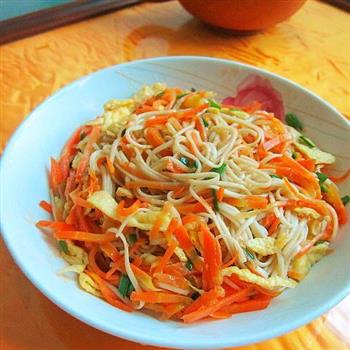 蔬菜炒面怎么做，蔬菜炒面怎么做好吃，蔬菜炒面做法