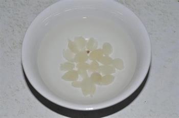 洛神银耳莲子汤怎么做，洛神银耳莲子汤怎么做好吃，洛神银耳莲子汤做法