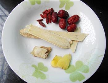 黄芪当归炖乌鸡怎么做，黄芪当归炖乌鸡怎么做好吃，黄芪当归炖乌鸡做法