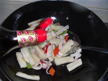 鱿鱼炒年糕怎么做，鱿鱼炒年糕怎么做好吃，鱿鱼炒年糕做法