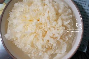 银耳双雪莲梨汤怎么做，银耳双雪莲梨汤怎么做好吃，银耳双雪莲梨汤做法