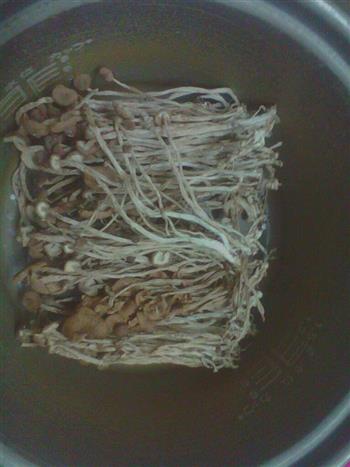 茶菇鸡汤怎么做，茶菇鸡汤怎么做好吃，茶菇鸡汤做法