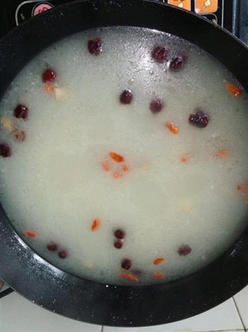 猪皮黄豆汤怎么做，猪皮黄豆汤怎么做好吃，猪皮黄豆汤做法