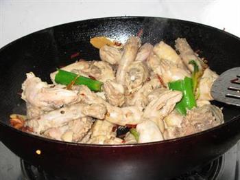 麻辣鸡脖子怎么做，麻辣鸡脖子怎么做好吃，麻辣鸡脖子做法