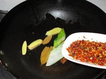 麻辣鸡脖子怎么做，麻辣鸡脖子怎么做好吃，麻辣鸡脖子做法