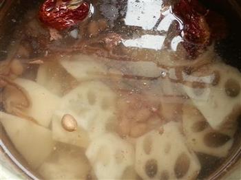 补血养颜莲藕汤怎么做，补血养颜莲藕汤怎么做好吃，补血养颜莲藕汤做法
