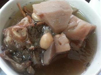 补血养颜莲藕汤怎么做，补血养颜莲藕汤怎么做好吃，补血养颜莲藕汤做法