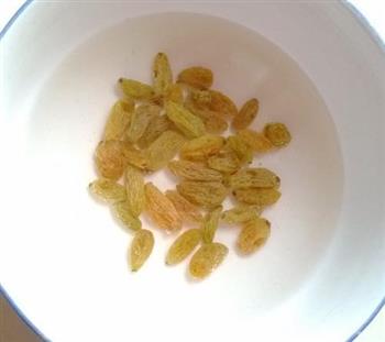 葡萄干枸杞玉米发糕怎么做，葡萄干枸杞玉米发糕怎么做好吃，葡萄干枸杞玉米发糕做法