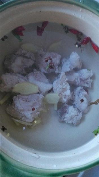 连锅排骨汤怎么做，连锅排骨汤怎么做好吃，连锅排骨汤做法