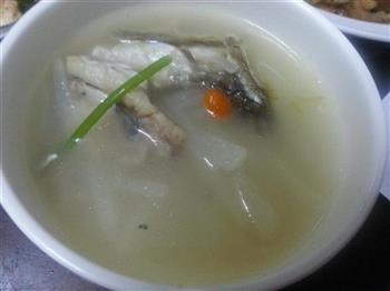 萝卜司鲫鱼汤怎么做，萝卜司鲫鱼汤怎么做好吃，萝卜司鲫鱼汤做法