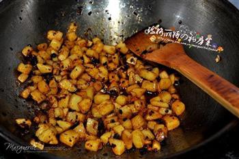 土豆焖饭怎么做，土豆焖饭怎么做好吃，土豆焖饭做法