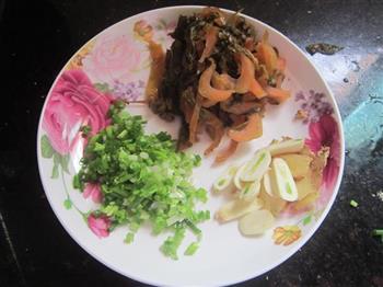 泡菜鸭血怎么做，泡菜鸭血怎么做好吃，泡菜鸭血做法