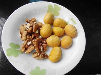 栗子核桃鸡脚汤怎么做，栗子核桃鸡脚汤怎么做好吃，栗子核桃鸡脚汤做法