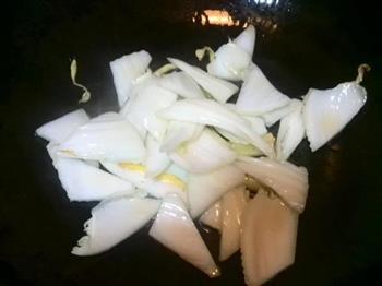 白菜冻豆腐粉丝汤怎么做，白菜冻豆腐粉丝汤怎么做好吃，白菜冻豆腐粉丝汤做法