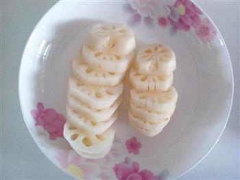 莲藕花生煲凤爪汤怎么做，莲藕花生煲凤爪汤怎么做好吃，莲藕花生煲凤爪汤做法