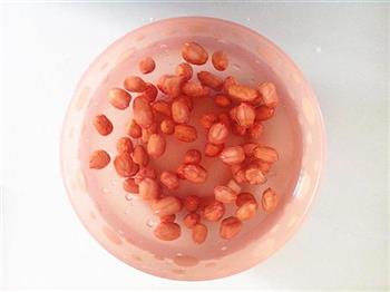 莲藕花生煲凤爪汤怎么做，莲藕花生煲凤爪汤怎么做好吃，莲藕花生煲凤爪汤做法