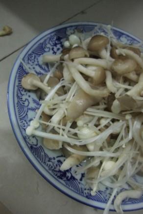 菇菌酸甜汤怎么做，菇菌酸甜汤怎么做好吃，菇菌酸甜汤做法