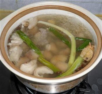 芸豆蹄髈煲汤怎么做，芸豆蹄髈煲汤怎么做好吃，芸豆蹄髈煲汤做法