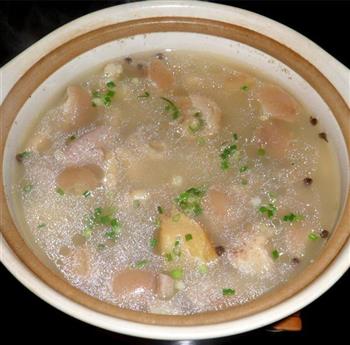 芸豆蹄髈煲汤怎么做，芸豆蹄髈煲汤怎么做好吃，芸豆蹄髈煲汤做法