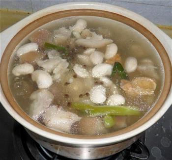芸豆蹄髈煲汤怎么做，芸豆蹄髈煲汤怎么做好吃，芸豆蹄髈煲汤做法