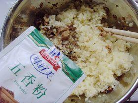 土豆猪肉锅贴怎么做，土豆猪肉锅贴怎么做好吃，土豆猪肉锅贴做法