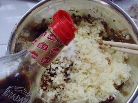 土豆猪肉锅贴怎么做，土豆猪肉锅贴怎么做好吃，土豆猪肉锅贴做法