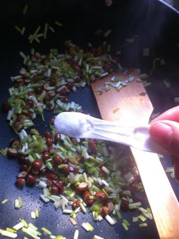 蒜黄花生疙瘩汤怎么做，蒜黄花生疙瘩汤怎么做好吃，蒜黄花生疙瘩汤做法