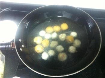 鸡毛菜丸子汤怎么做，鸡毛菜丸子汤怎么做好吃，鸡毛菜丸子汤做法