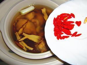 当归枸杞炖鸡怎么做，当归枸杞炖鸡怎么做好吃，当归枸杞炖鸡做法