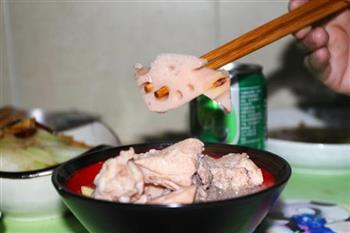 砂锅莲藕排骨汤怎么做，砂锅莲藕排骨汤怎么做好吃，砂锅莲藕排骨汤做法