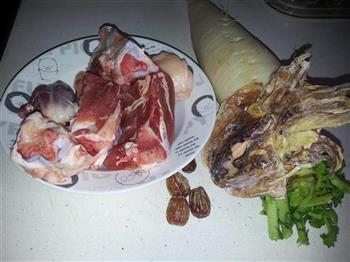 罗卜章鱼猪骨汤怎么做，罗卜章鱼猪骨汤怎么做好吃，罗卜章鱼猪骨汤做法