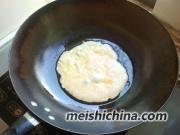 对虾煎蛋黄酒汤怎么做，对虾煎蛋黄酒汤怎么做好吃，对虾煎蛋黄酒汤做法